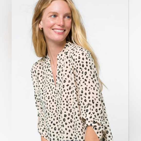 LUSH, Polyester, lightweight, off-white v-neck tunic w 1/2 sleeves. SZ 2X. - Picture 1 of 7